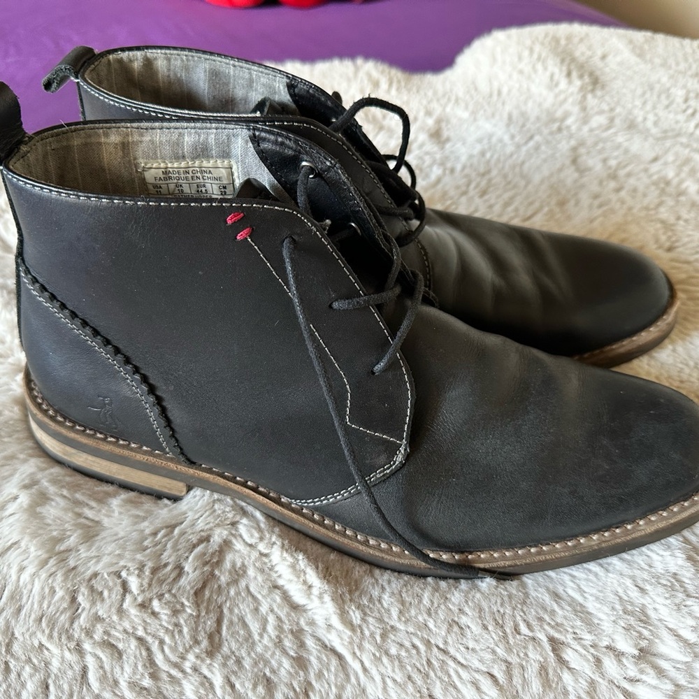 Men’s boots size 11 Penguins